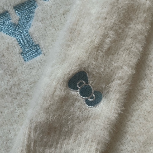 Forever 21 x Hello Kitty Angel sweater - Picture 3 of 4